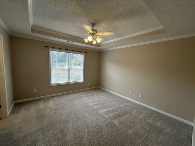 Building Photo - Ready to View! Updated 3/2 Home High Point...