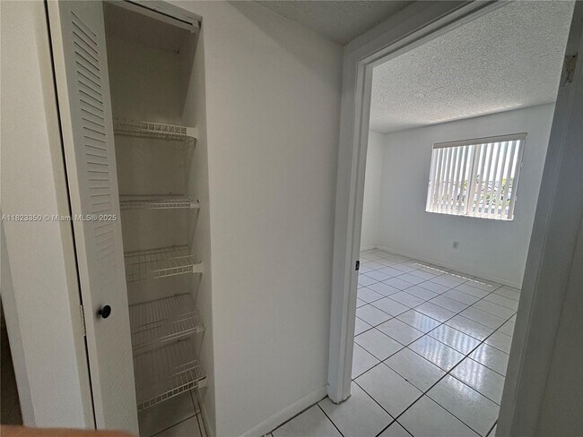 Building Photo - 6246 SW 131st Pl