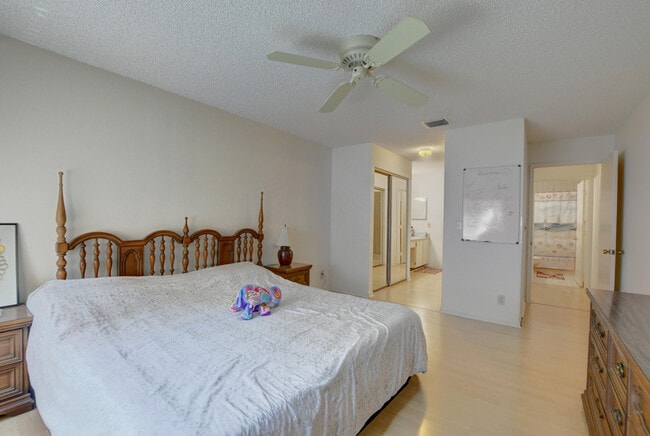 Building Photo - 8089 Springtree Rd