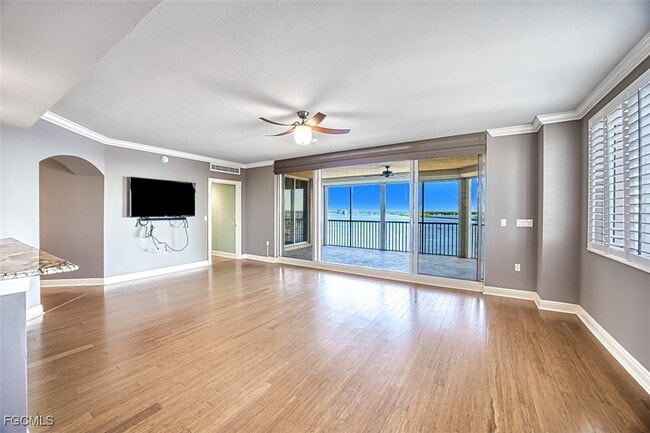 Building Photo - 2104 W First St