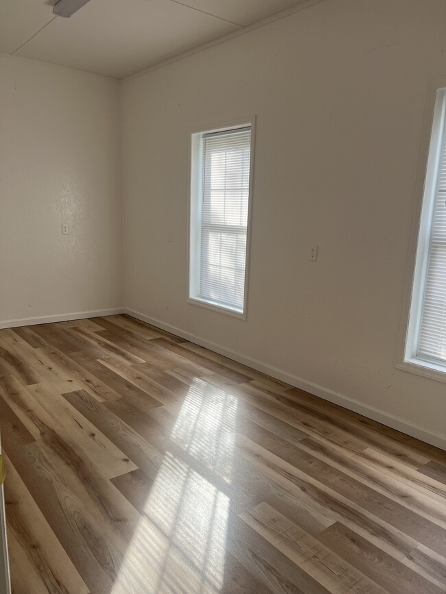Building Photo - 256 Shaver Ln