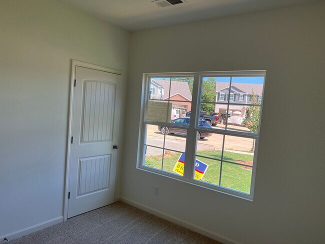 Building Photo - Newer 4BR / 2BA One-Level Home – Granite, Stainless Appliances, Large Backyard, Cul-de-Sac