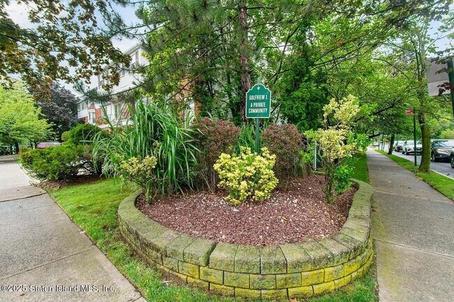 Building Photo - 1630 Forest Hill Rd