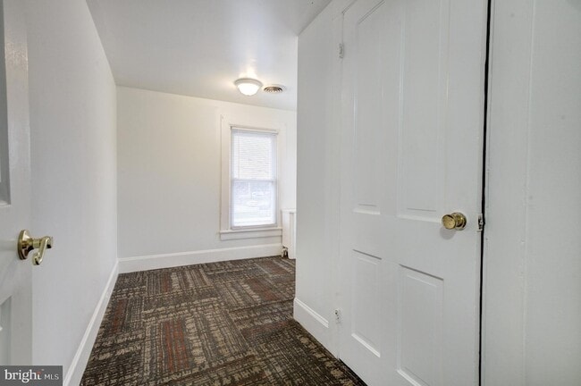 Building Photo - 27 E Bel Air Ave