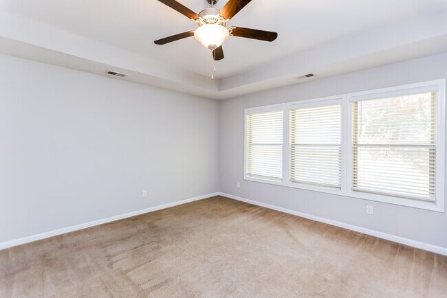 Building Photo - 387 Lenore Ct