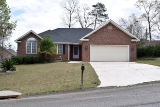 Building Photo - 3 Bedroom 2 Bath in Columbia County!