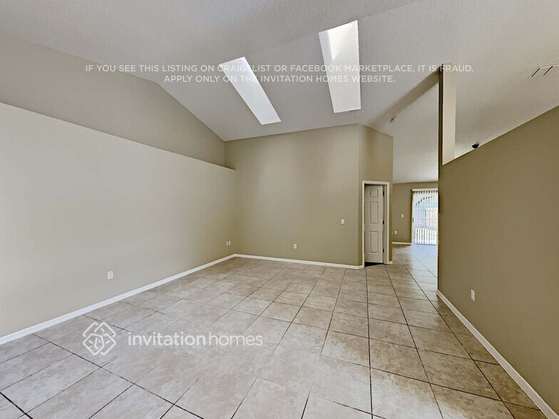 Building Photo - 733 Alto Pl