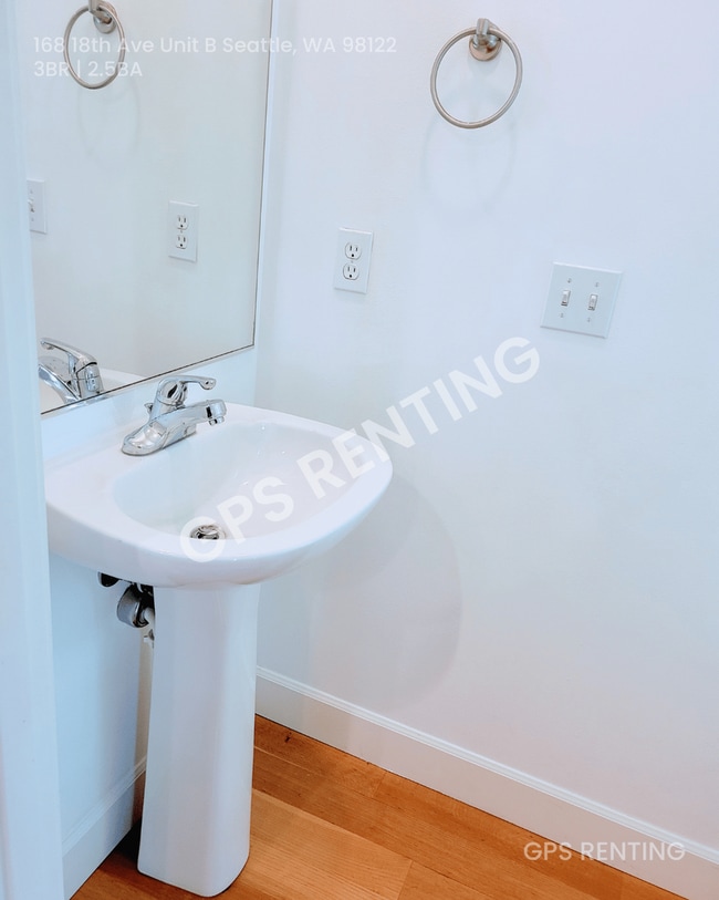 Building Photo - 168 18th Ave