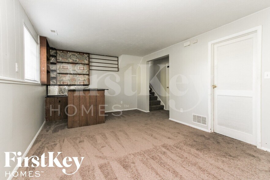 Building Photo - 2530 Fairhaven Dr