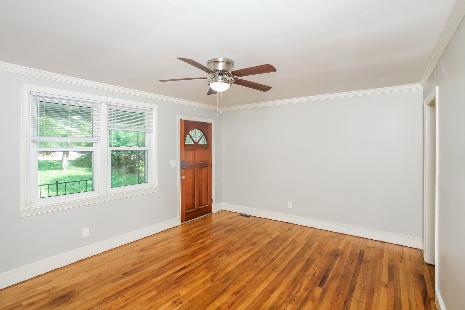 Building Photo - 2647 Glenwood Rd