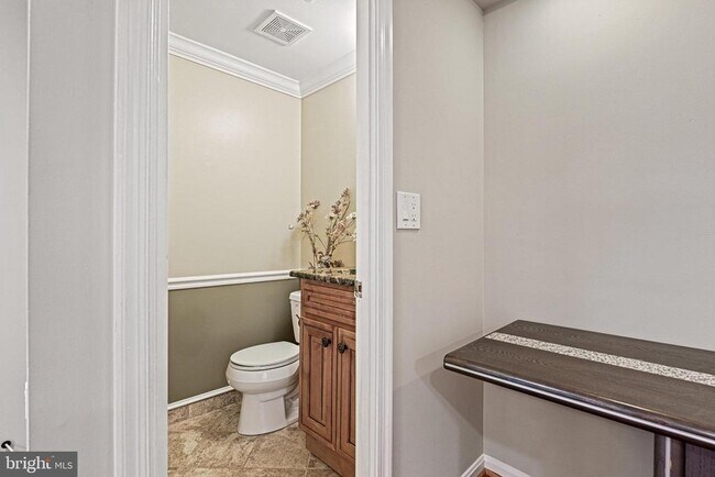 Building Photo - 9760 Hatmark Ct