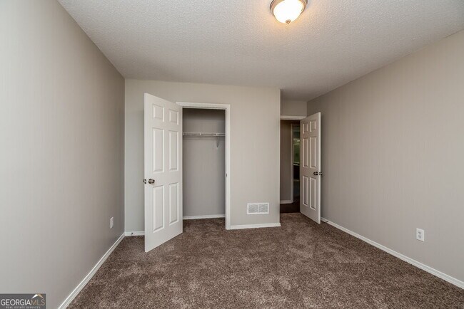 Building Photo - 113 Brookhaven Ln