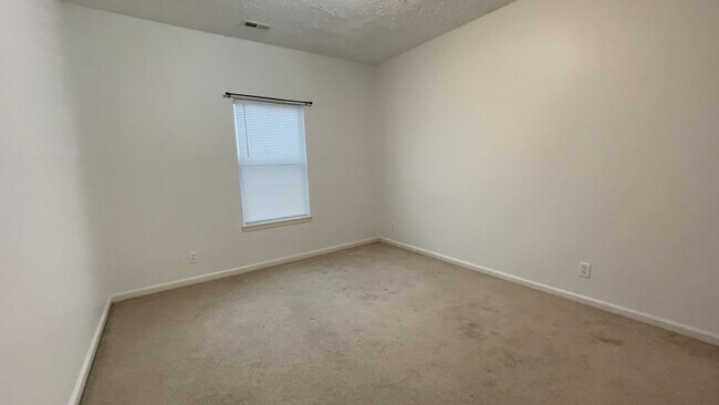 Building Photo - 3232 Huxley Dr