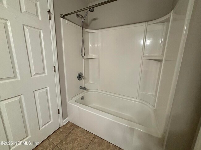 Building Photo - 196 Leese Dr