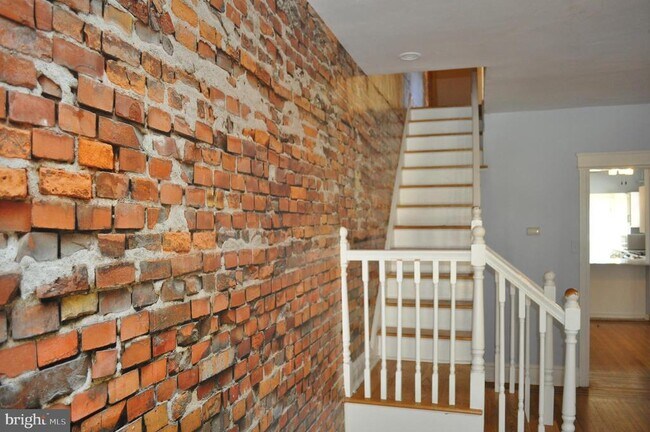 Building Photo - 4104 Terrace St