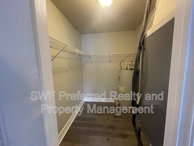 Building Photo - 222 Fairweather Ln