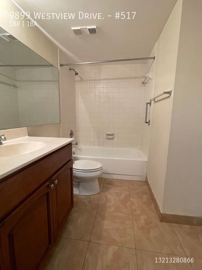 Building Photo - 9899 Westview Dr