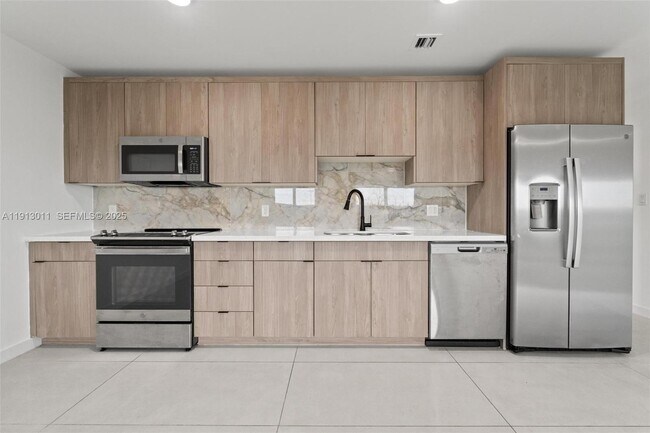 Building Photo - 26126 SW 146th Ct