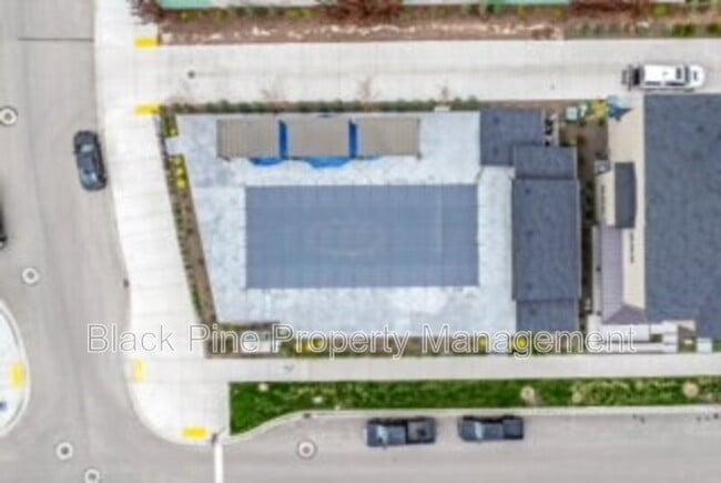 Building Photo - 3850 E Haystack St