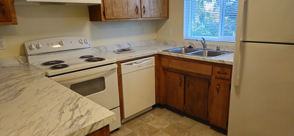 Building Photo - 3217 Johnson Ave