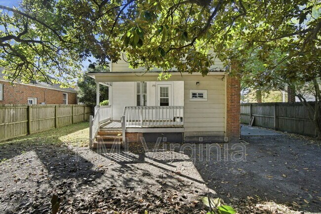 Building Photo - 630 W 36th St