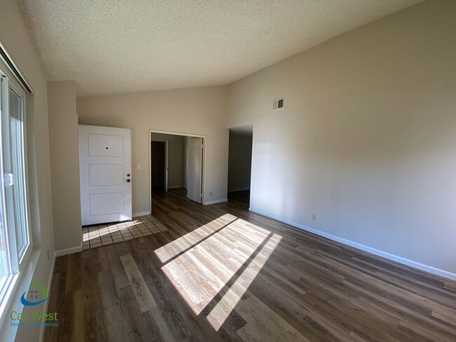 Building Photo - 421 Gwinn Ct