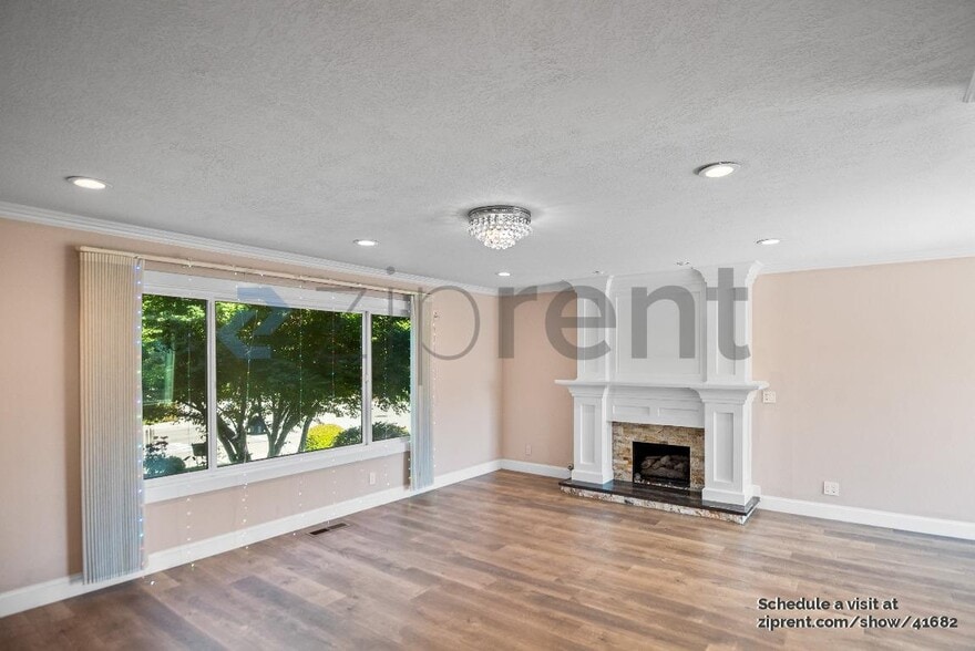 Building Photo - 10061 El Dorado Dr