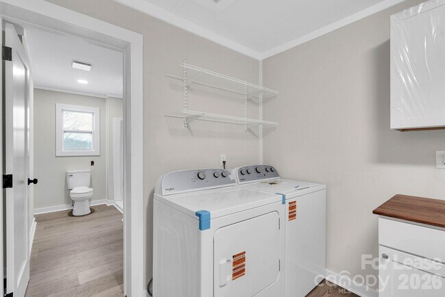 Building Photo - 2765 Long Cir