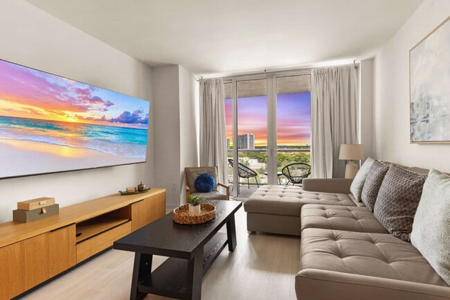 Building Photo - 2601 E Hallandale Beach Blvd