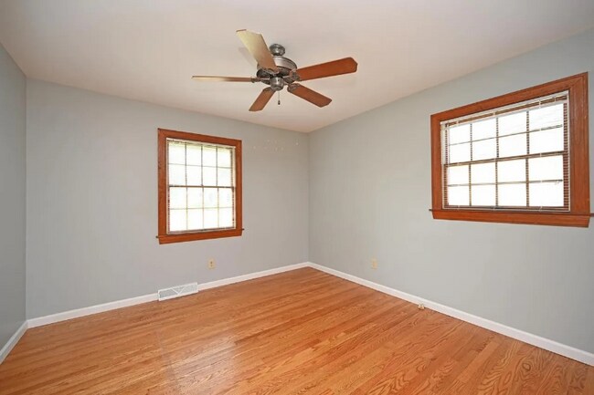 Building Photo - 1209 Oriole Ct