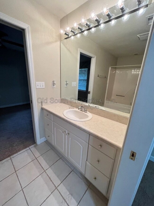 Building Photo - 754 Crooked Oak Dr