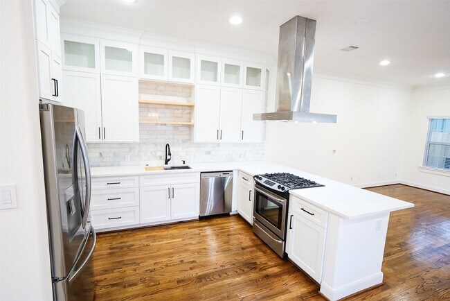Building Photo - 6116 1/2 Hamman St
