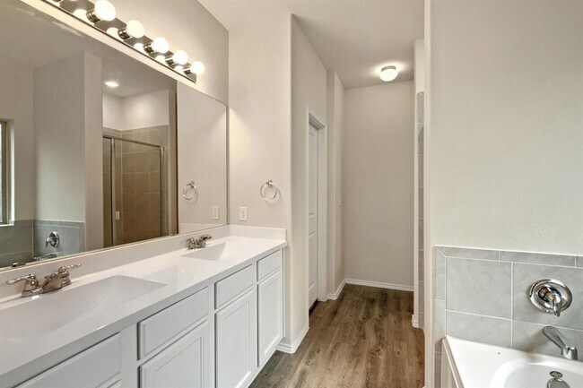 Building Photo - 7300 Dungarees Wy