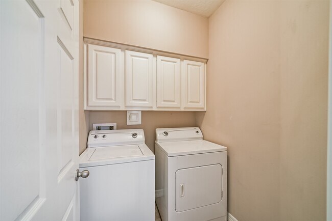 Building Photo - 13430 Missarah Ln