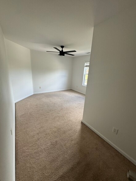 Building Photo - 5914 Mount Water Trl
