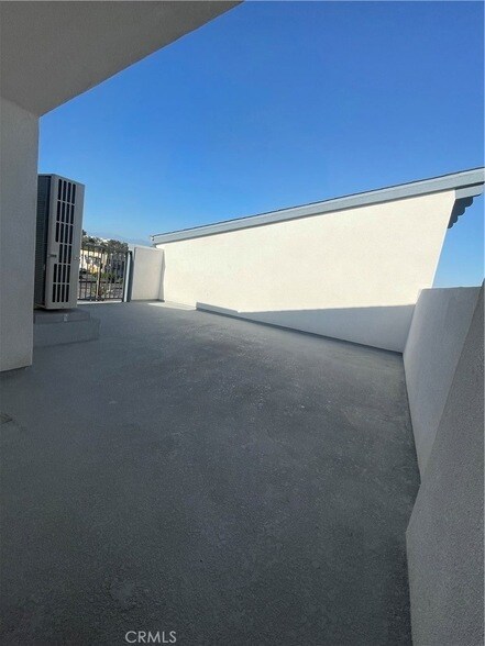 Building Photo - 610 Dawson Ave