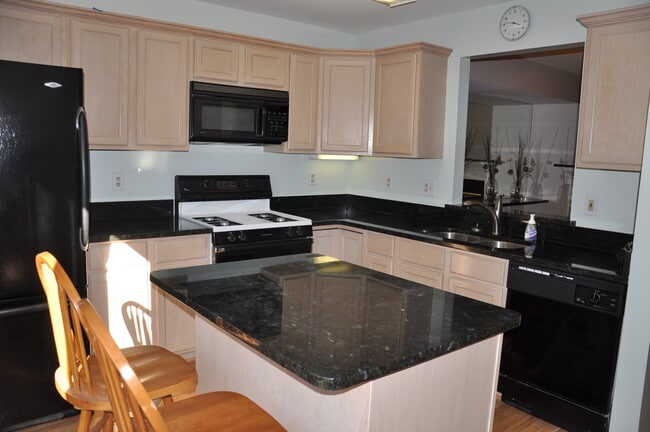 Building Photo - 13130 Kidwell Field Rd