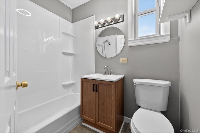 Building Photo - 644 Northville Turnpike