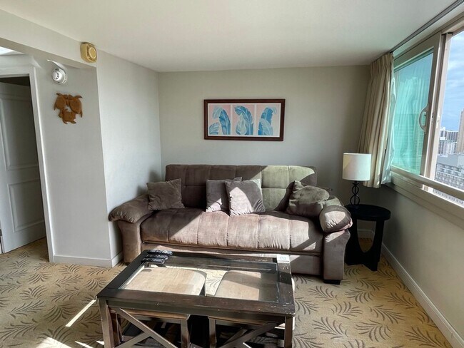 Building Photo - Furnished 1 Bedroom Island Colony Great Amenities!