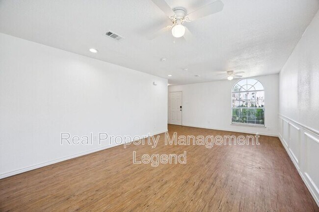 Building Photo - 8109 Dripping Springs Dr
