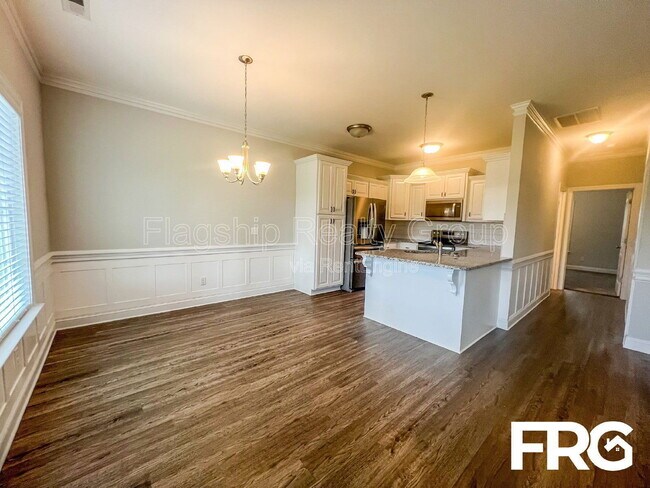 Building Photo - 313 N Landing Dr