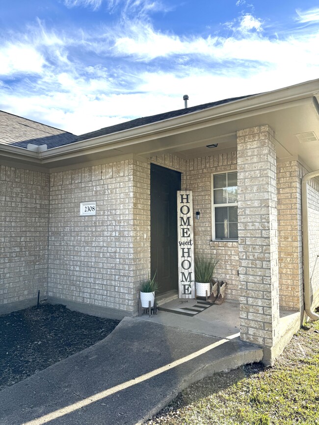 Building Photo - 2308 Antelope Ln