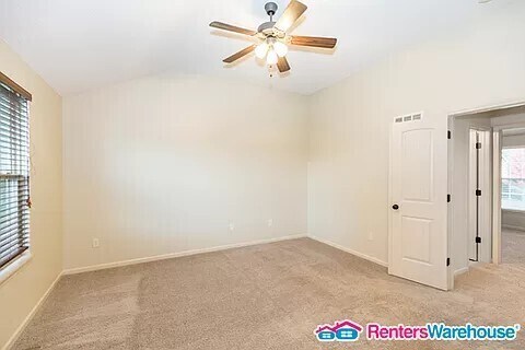 Building Photo - 4 Bed 3 Bath Home In North KC! Available NOW!