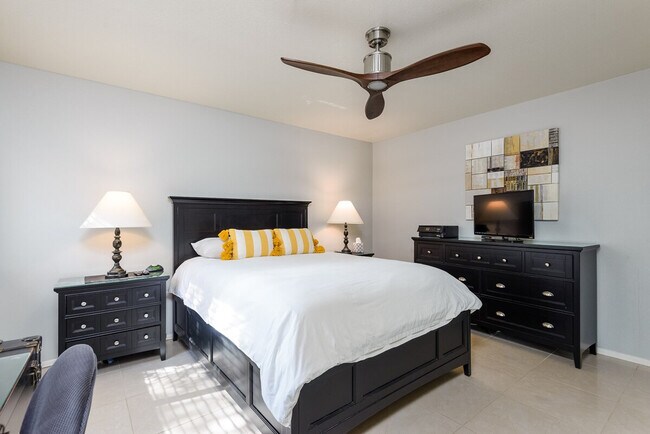 Building Photo - 9775 N 94th Pl