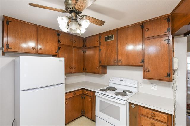 Building Photo - 4825 Trail Lake Dr