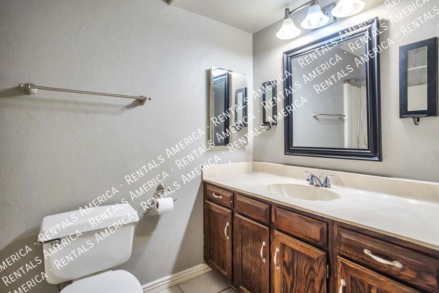 Building Photo - 4527 W Ruth Ave