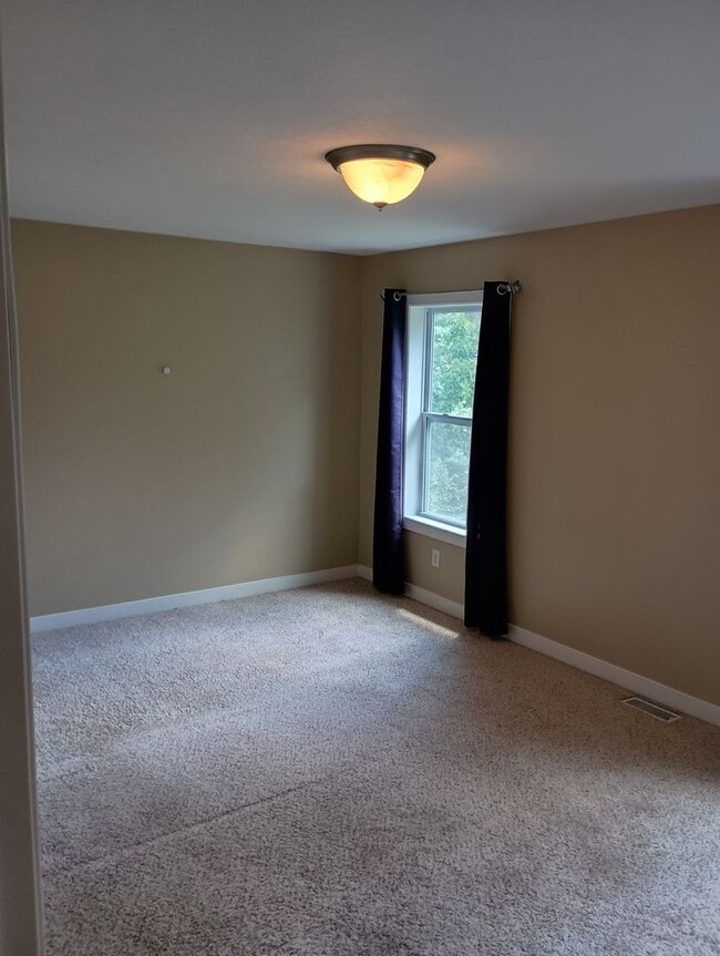Building Photo - 2211 Colbert Dr