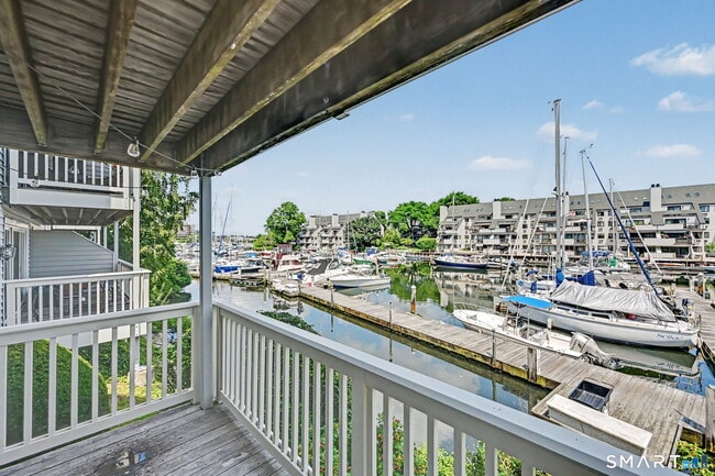 Building Photo - 123 Harbor Dr