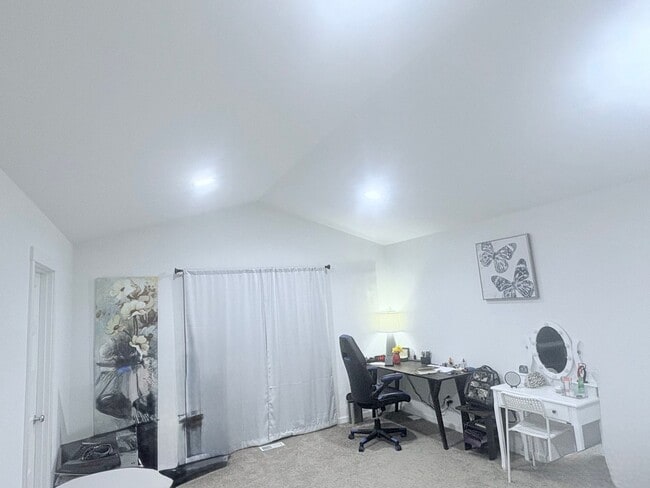 Building Photo - Stunning 4-Bedroom Spanaway Home with Spacious Living & Modern Comforts