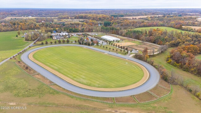 Building Photo - 52 Hill Rd